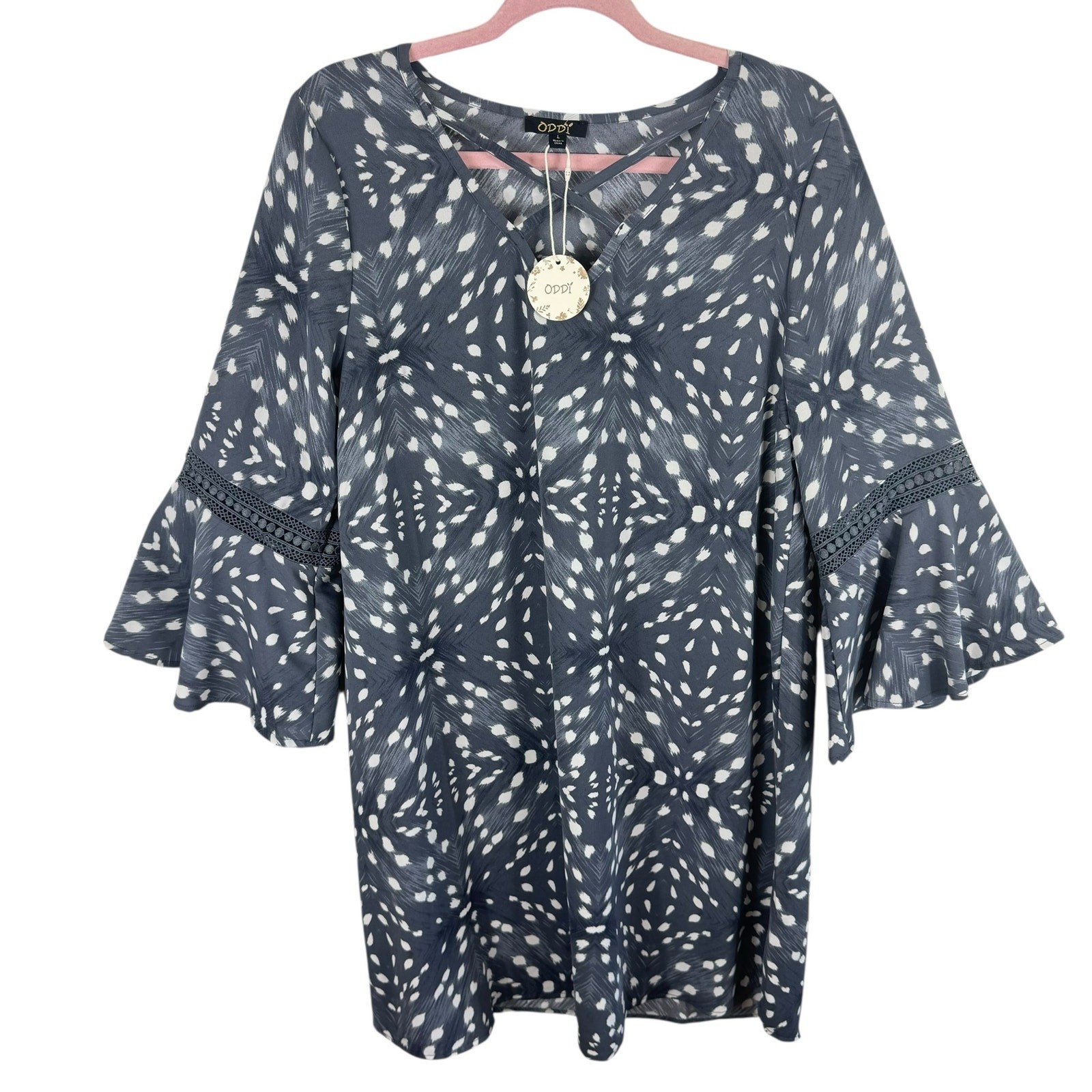 Oddy NWT Boutique Gray White 3/4 Bell Sleeve V-Neck Crochet Shift Dress Size L