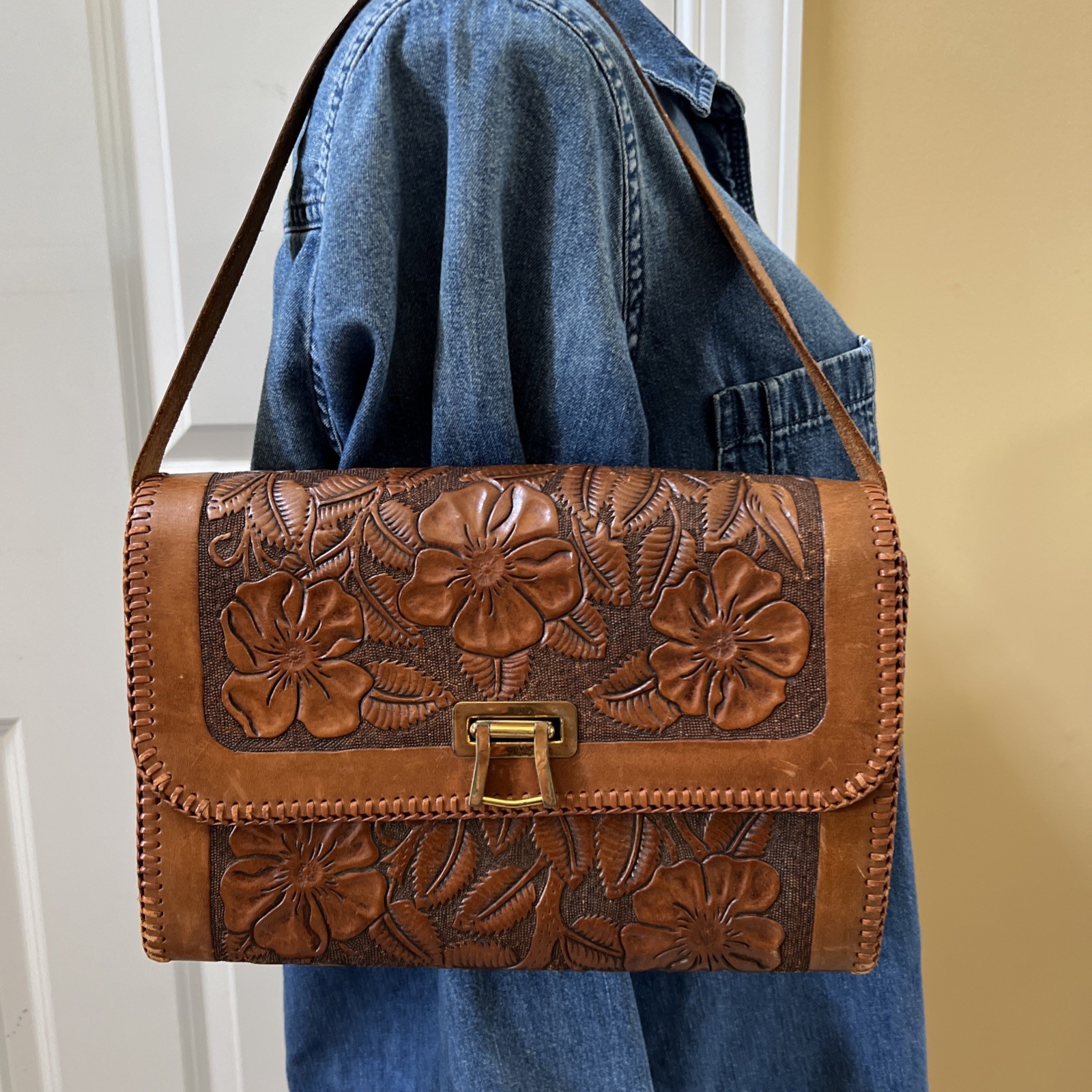 Vtg Mexican Hand Tooled Western Shoulder Bag Blue Leather Lining Brass Hardware Vtg Mexican Hand Tooled Western Shoulder Bag Blue Leather Lining Brass Hardware