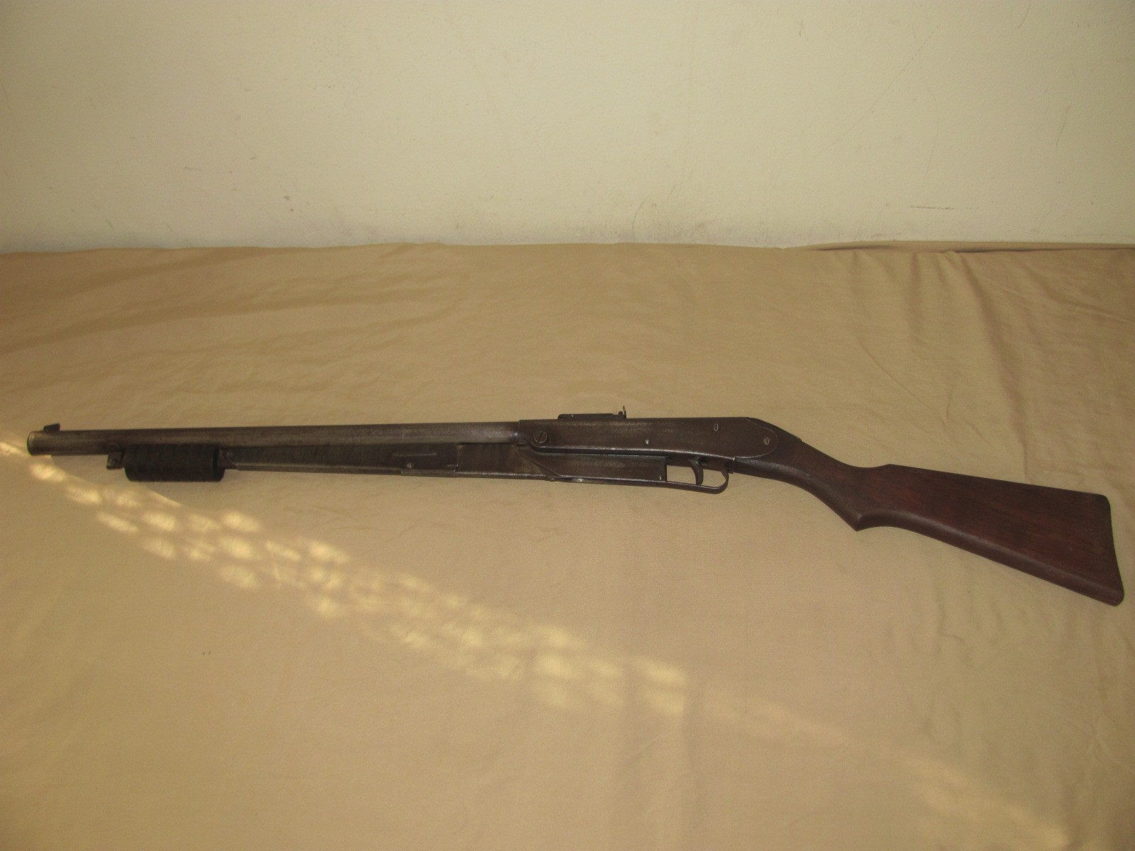 VTG DAISY 25 SINGLE SHOT BB GUN WOOD STOCK & FOREARM PLYMOUTH MICH. FOR REPAIR VTG DAISY 25 SINGLE SHOT BB GUN WOOD STOCK & FOREARM PLYMOUTH MICH. FOR REPAIR
