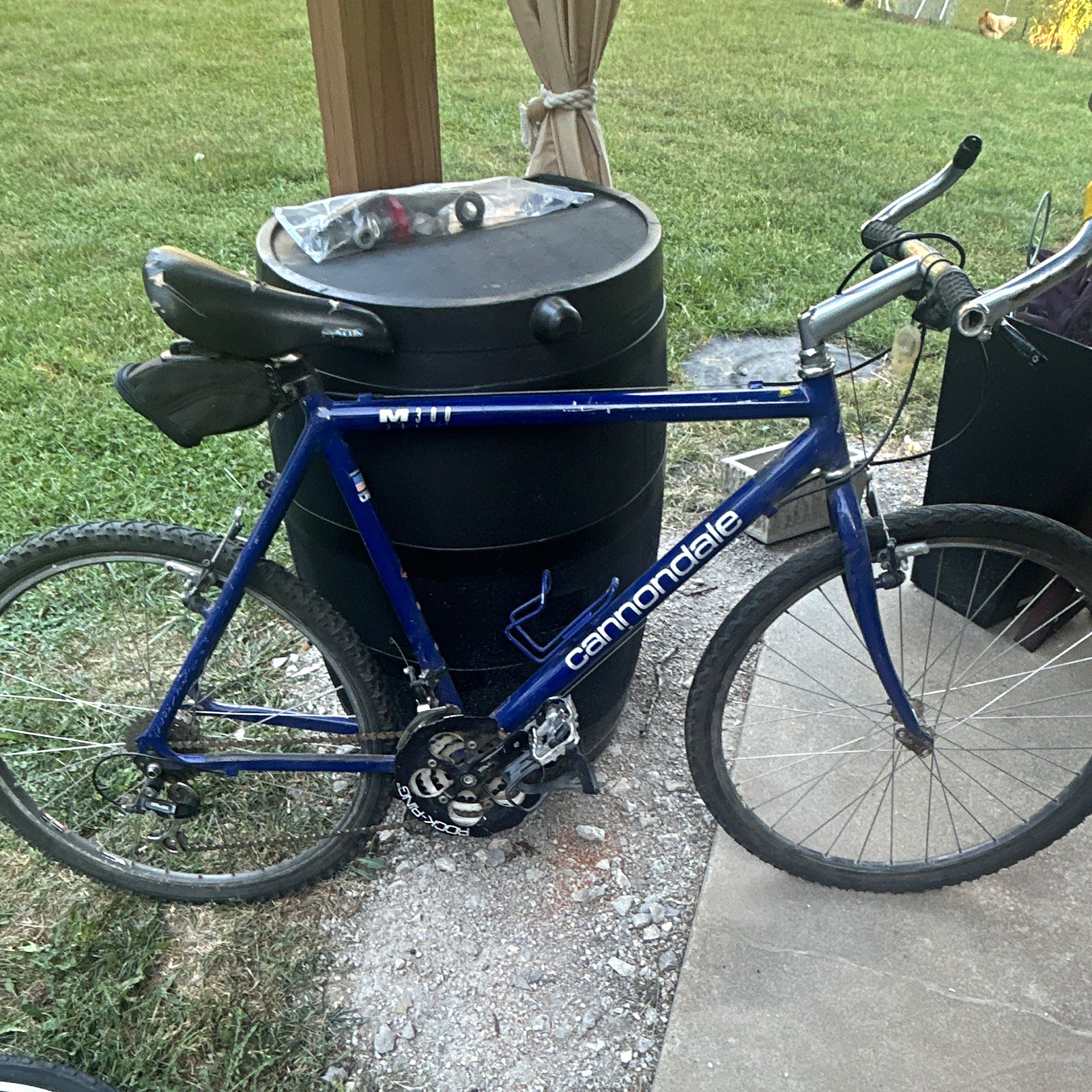 Cannondale M300 Mountain Bike 26 in Hardtail Blue Flat Bar Rim Brakes Cannondale M300 Mountain Bike 26 in Hardtail Blue Flat Bar Rim Brakes