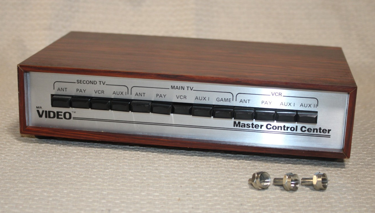 Vintage Mr. Video 3052AW Master Control Center TV VCR Coax Switcher Woodgrain