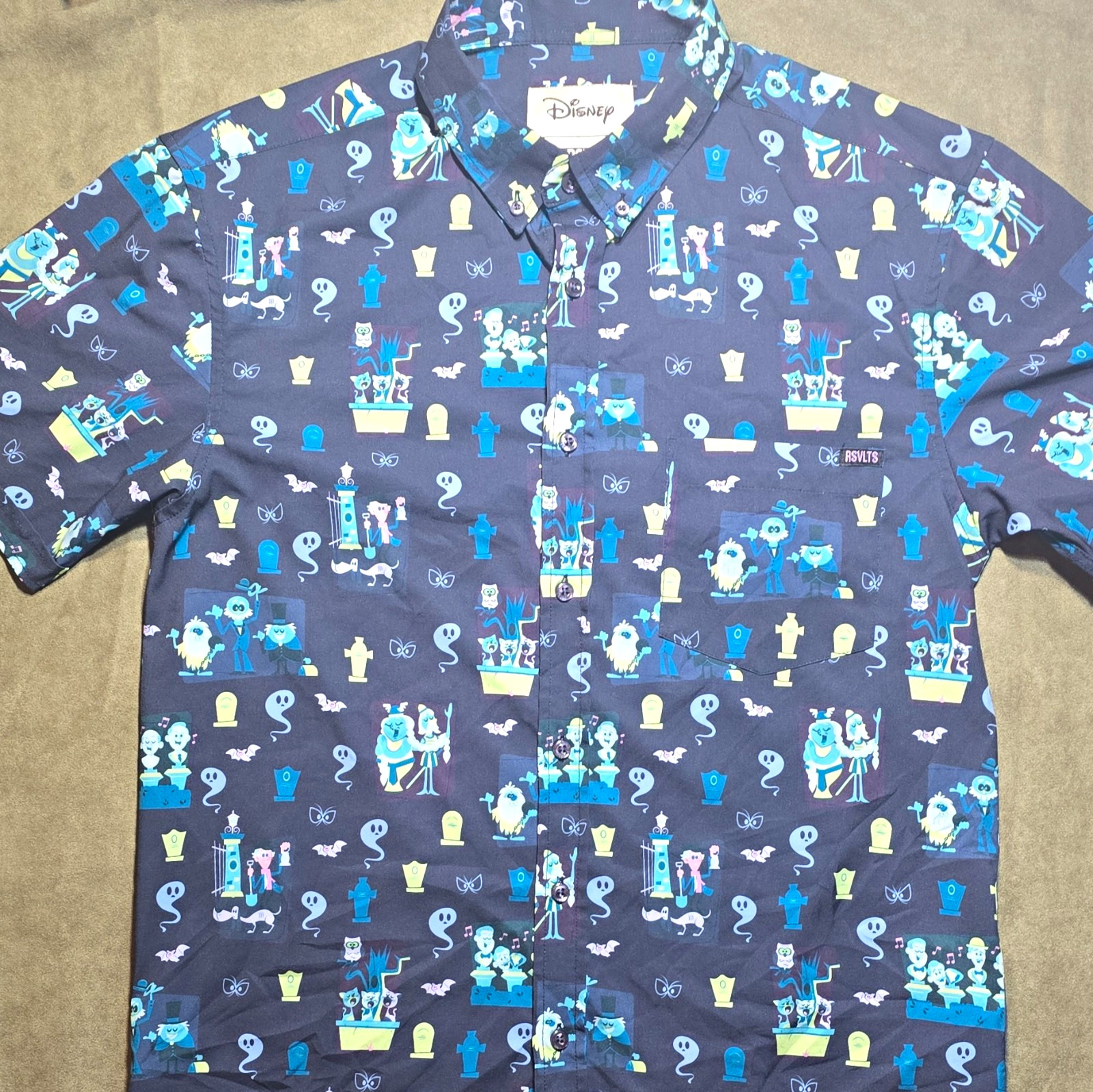 RSVLTS Disney Haunted Mansion Grim Grinning Graveyard Kunuflex Shirt Mens Medium RSVLTS Disney Haunted Mansion Grim Grinning Graveyard Kunuflex Shirt Mens Medium