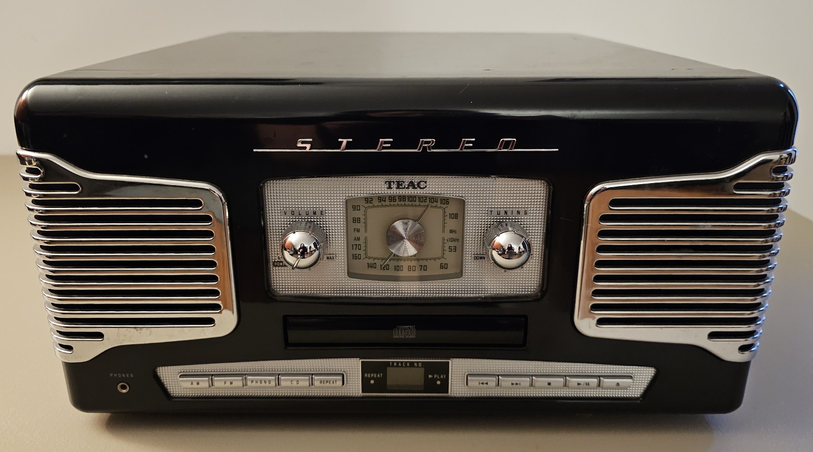 Vintage TEAC SL-A100 3-speed Turntable, CD Player & AM/FM Radio Tuner - WORKS Vintage TEAC SL-A100 3-speed Turntable, CD Player & AM/FM Radio Tuner - WORKS