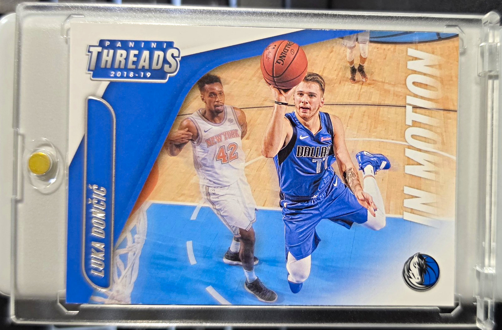 2018-19 Panini Threads In Motion #15 Luka Doncic RC Mavericks