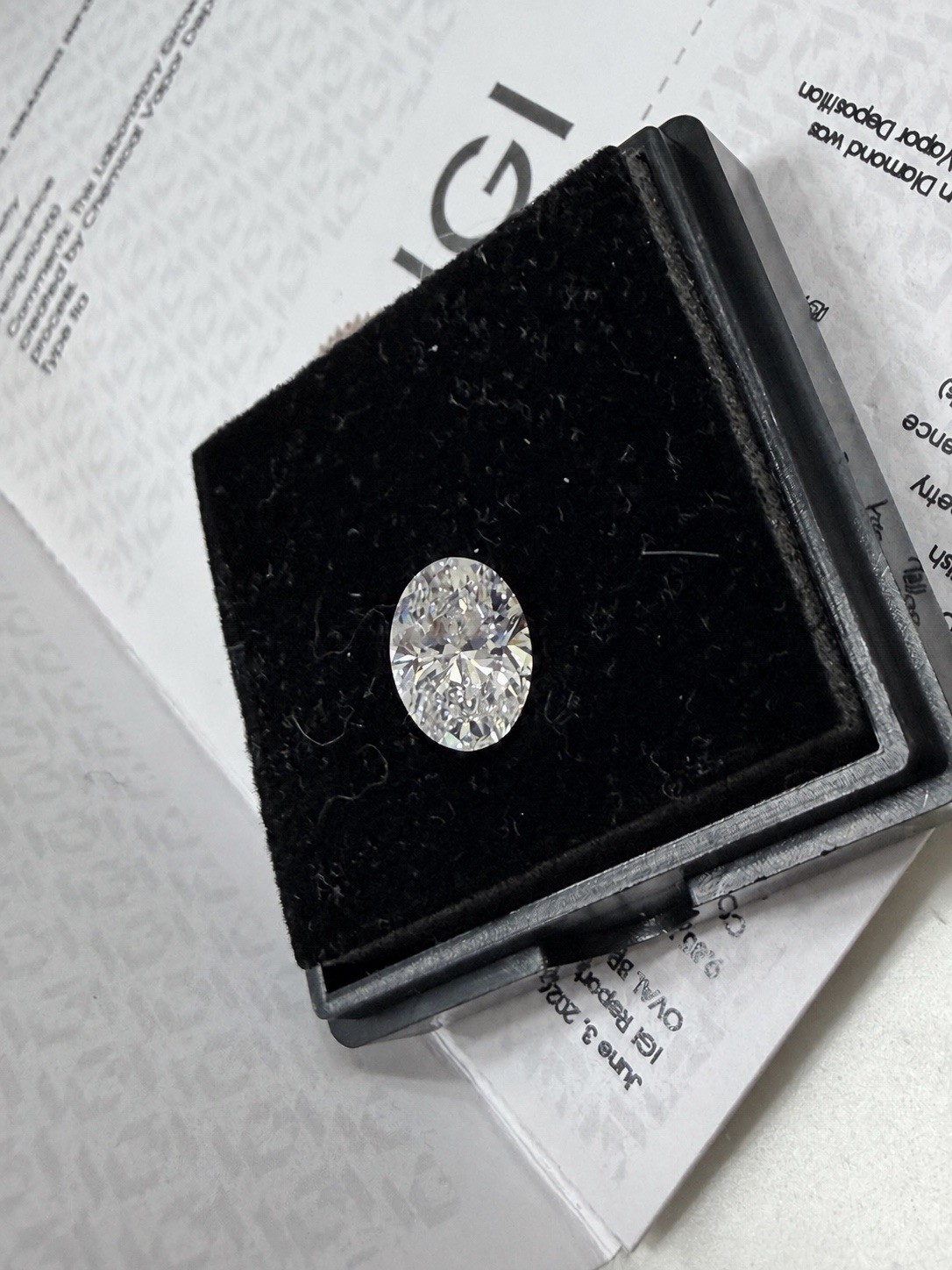 IGI Certified Lab Grown Oval Brilliant Diamond 2.00ct E VS1 EX 9.85x7.23