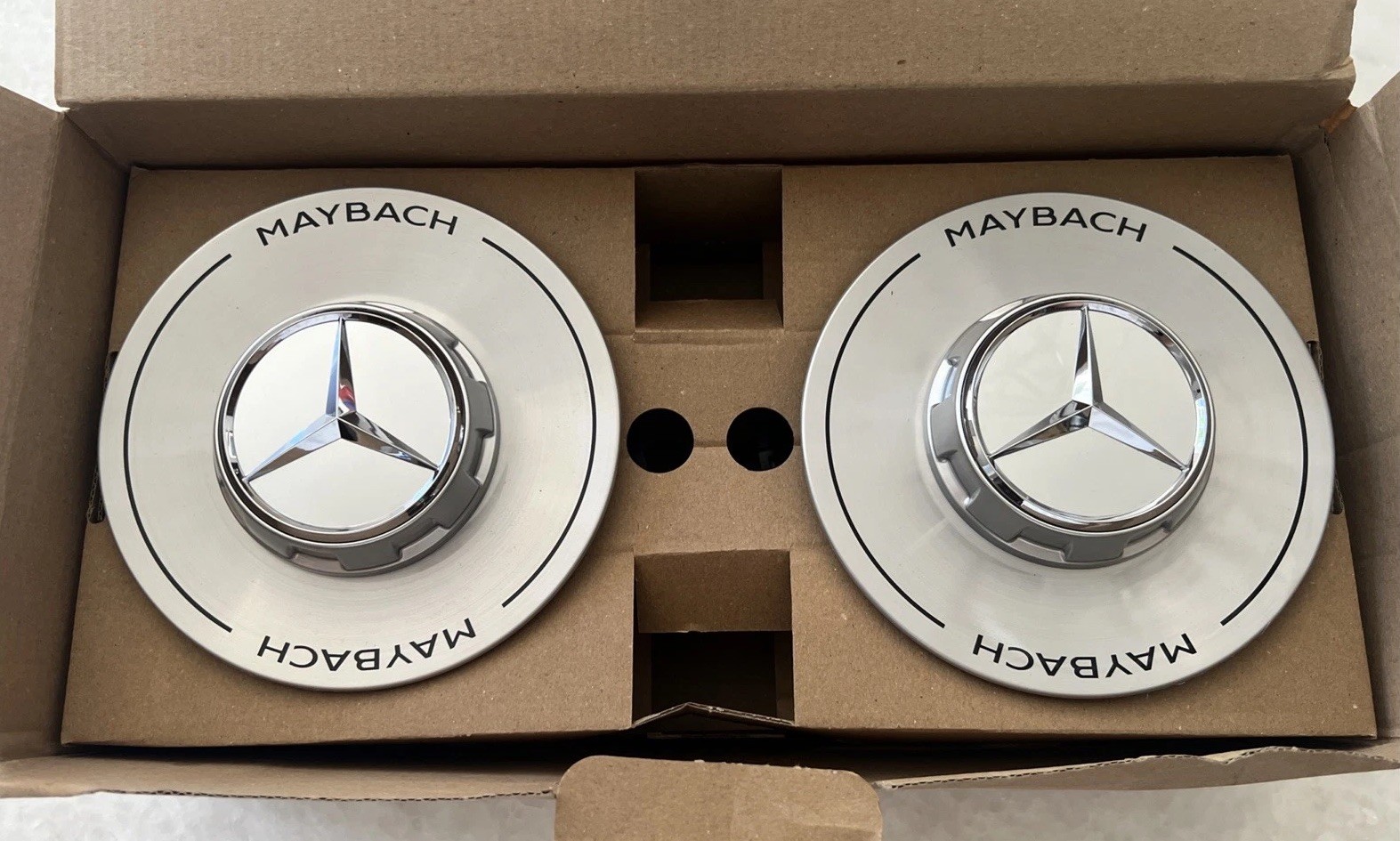 BRAND NEW GENUINE Mercedes Benz GLS Maybach Center Cap (DOUBLE) 0004005900 OEM