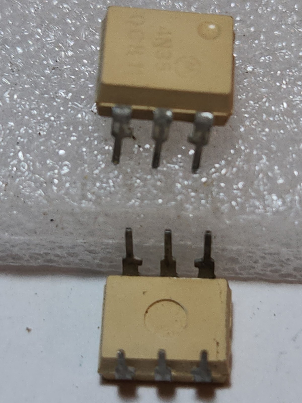 Lot of 40 NOS 4N35 Optocoupler Phototransistor IC 6-Pin DIP Optoisolator