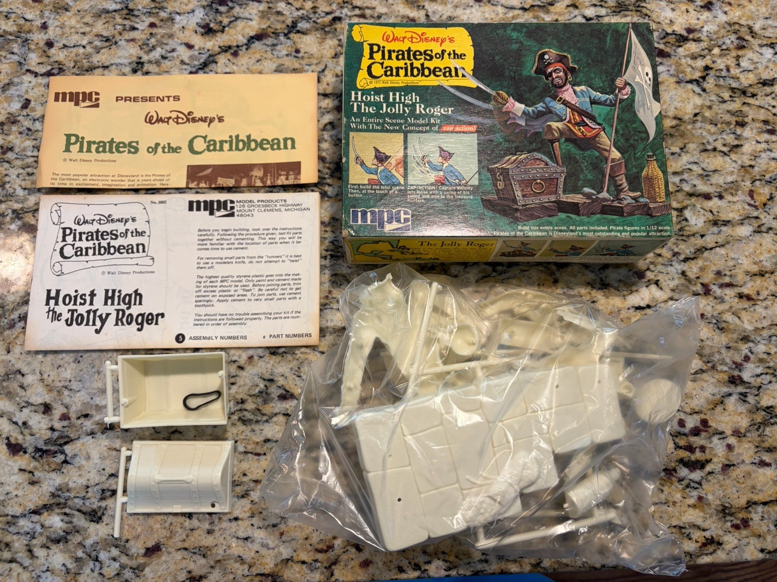 MPC Pirates Of The Caribbean Hoist High The Jolly Roger Model Kit #1-5002-150