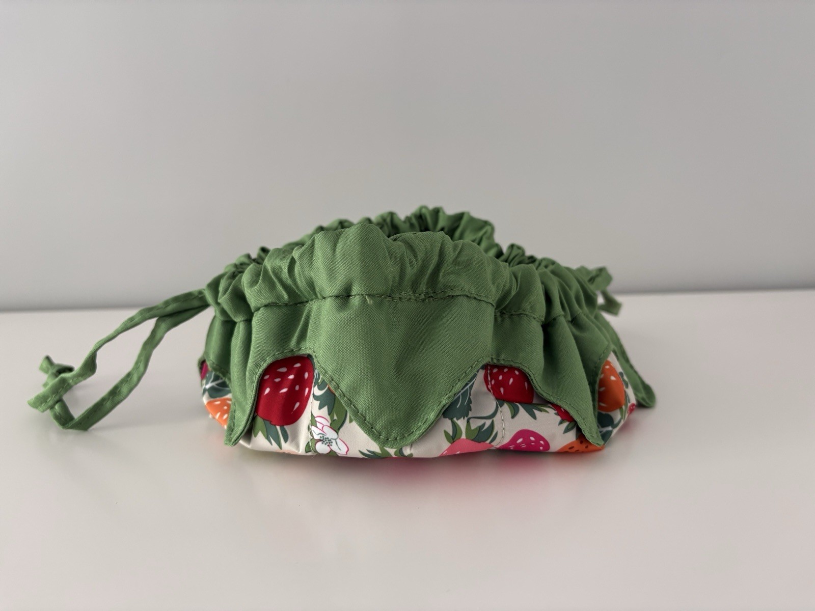 Vera Bradley NWT Strawberry Cosmetic/Jewelry Bag BUSHELS OF BERRIES PUMICE STONE