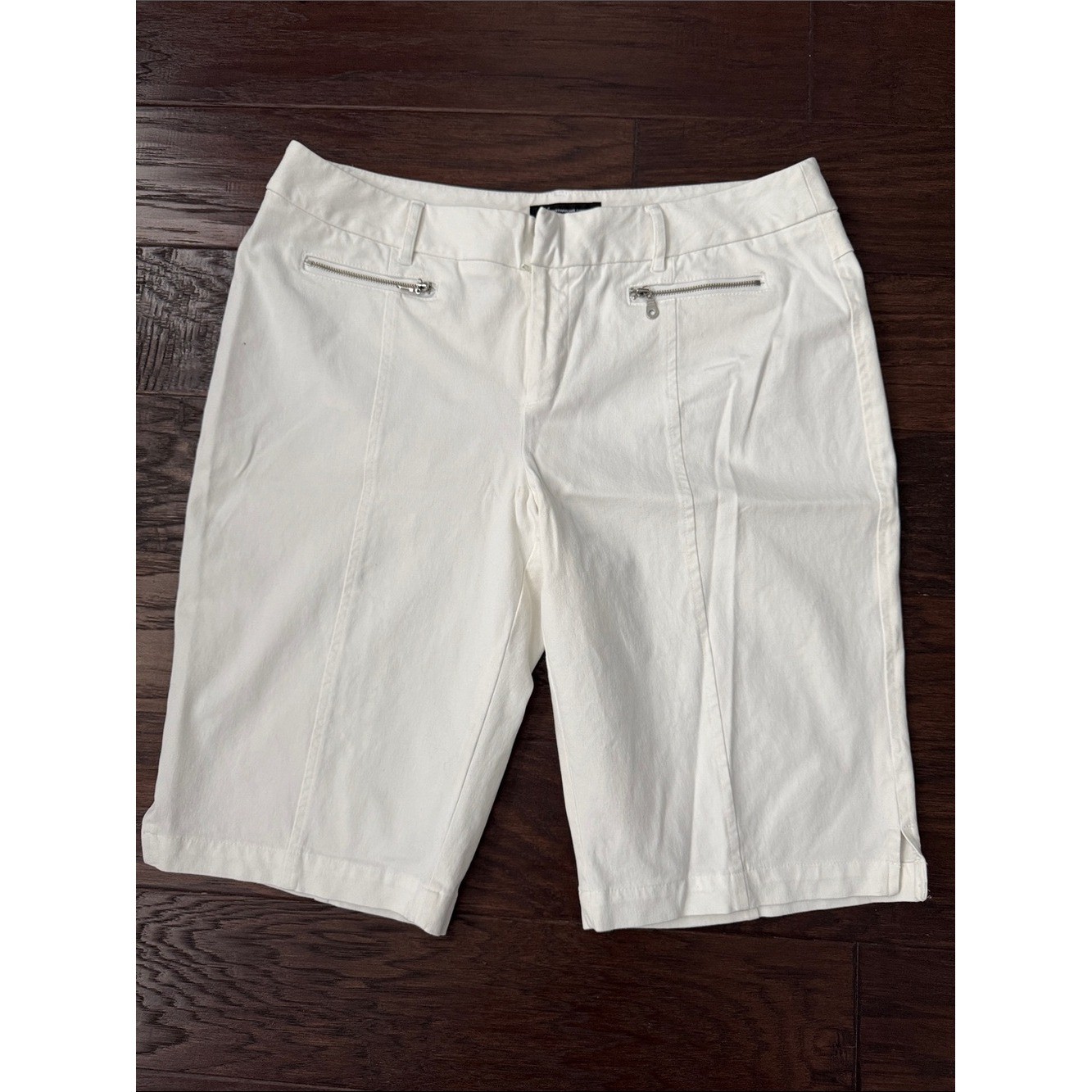 INC International Concepts Bermuda Shorts White Womans 10