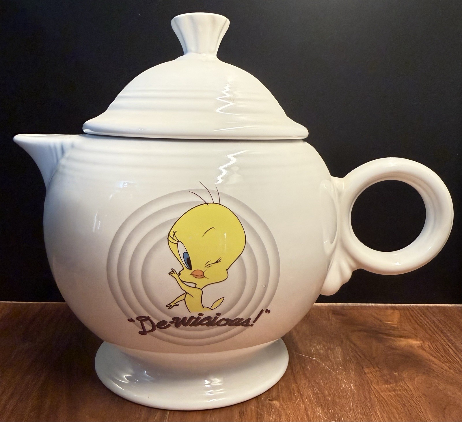 Fiesta Tweety Bird “Dewiscious”Tea Pot, Homer Laughlin China Co/Warner Bros 1994