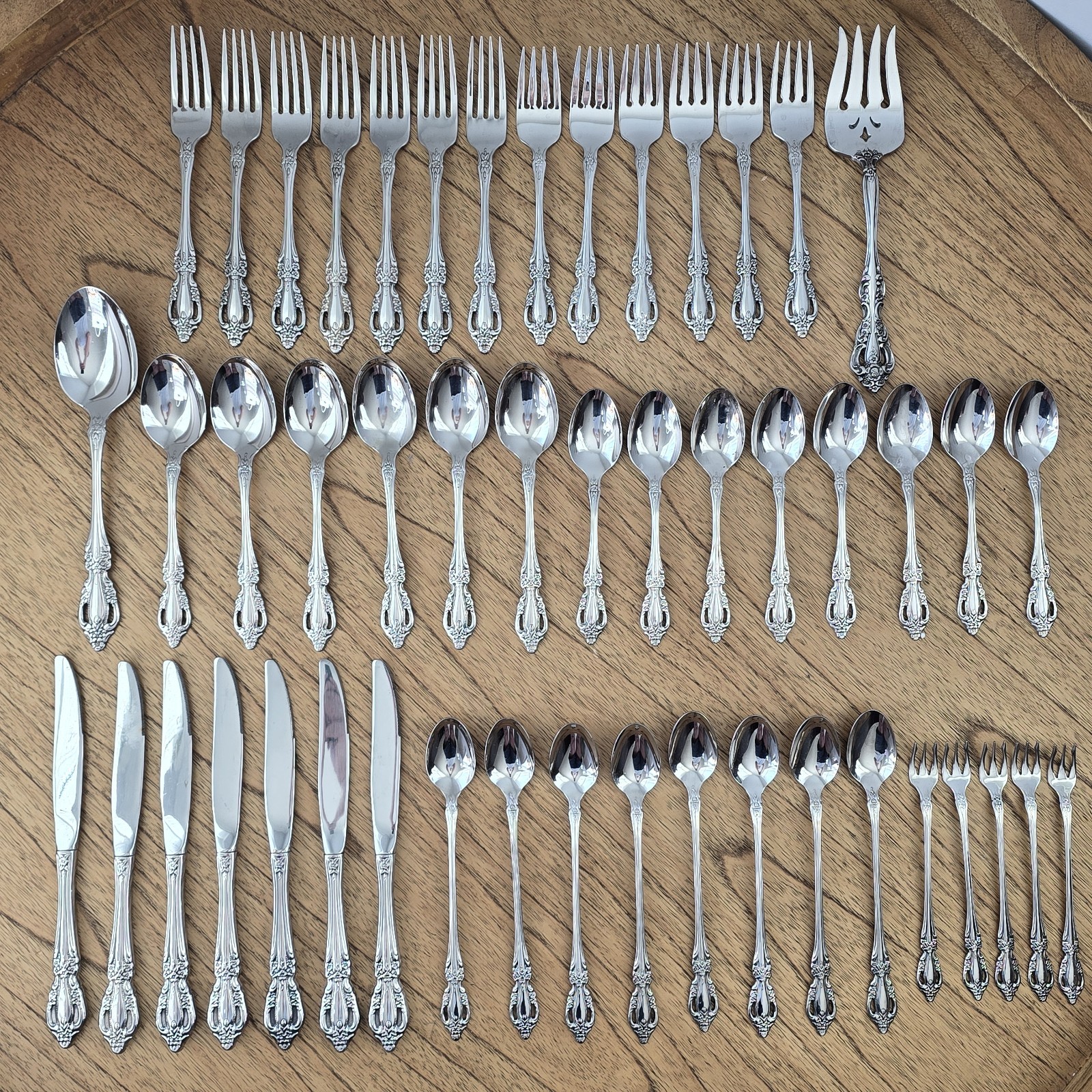 Oneida Raphael Distinction Deluxe Stainless Serving Dinnerware Lot of 49 HH Set Oneida Raphael Distinction Deluxe Stainless Serving Dinnerware Lot of 49 HH Set