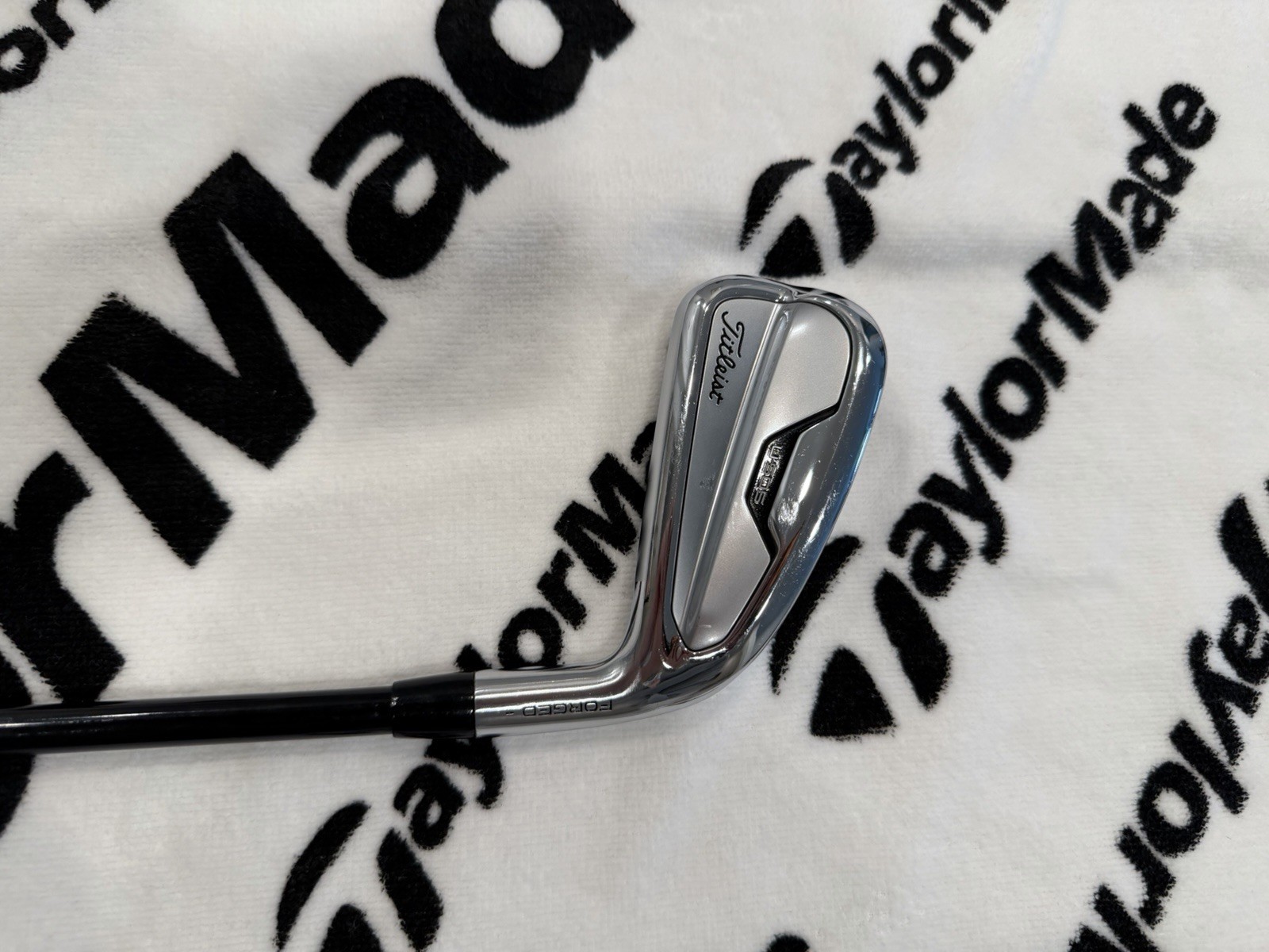 Titleist U•505 1-iron