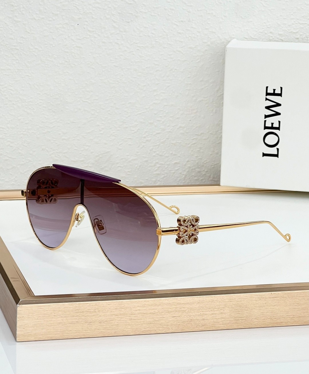 LOEWE LW1736LS Sunglasses 135囗58-143 - NEW LOEWE LW1736LS Sunglasses 135囗58-143 - NEW