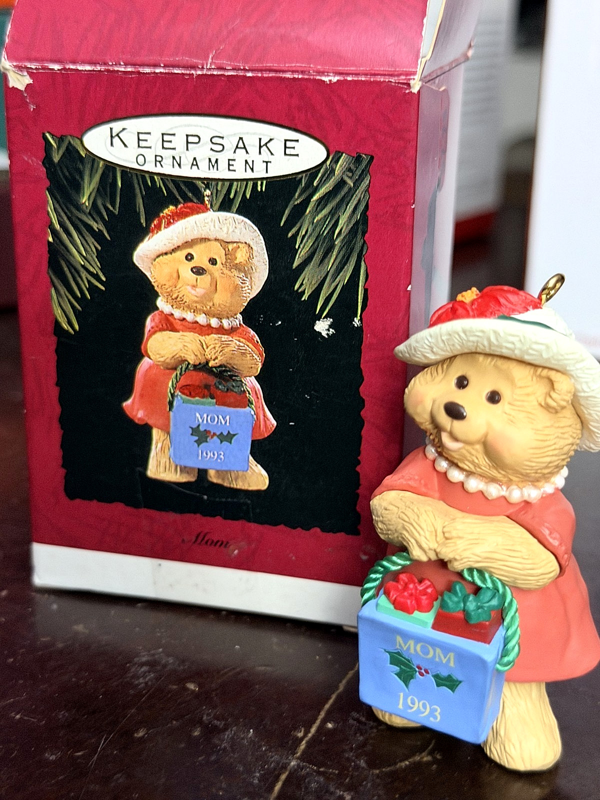 Vtg 1993 Hallmark Keepsake Ornament “MOM” with gift bag – Original Box