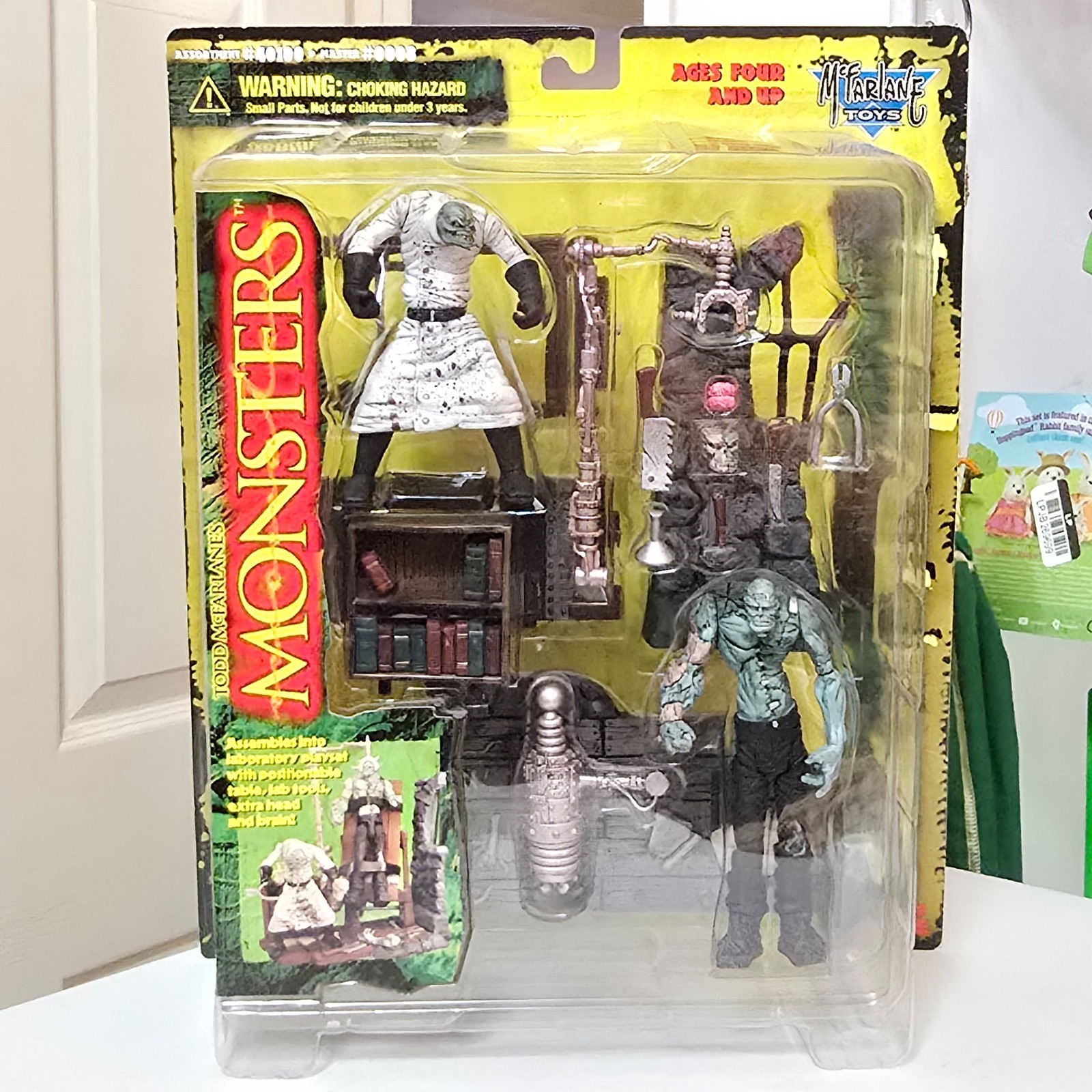 1997 McFarlane's Monsters Series 1 Frankenstein and monster Playset NIB Vintage
