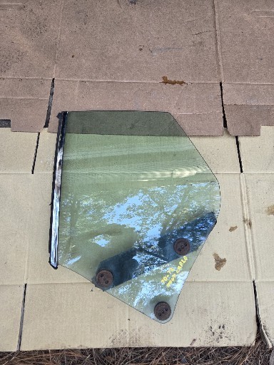 1970 71 72 Monte Carlo Rear Drivers Side Quarter Glass Orig Soft Ray Green Tint 1970 71 72 Monte Carlo Rear Drivers Side Quarter Glass Orig Soft Ray Green Tint