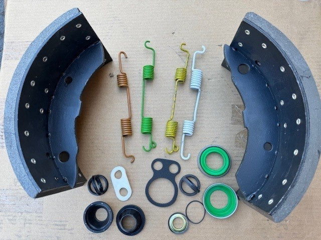 LUCAS GIRLING Brake shoes (15