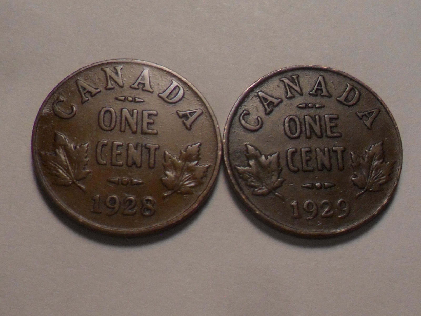 1928 1929  NICE GEORGE V CANADA BRONZE CENT KM#28 2 PC SMALL CENT SET
