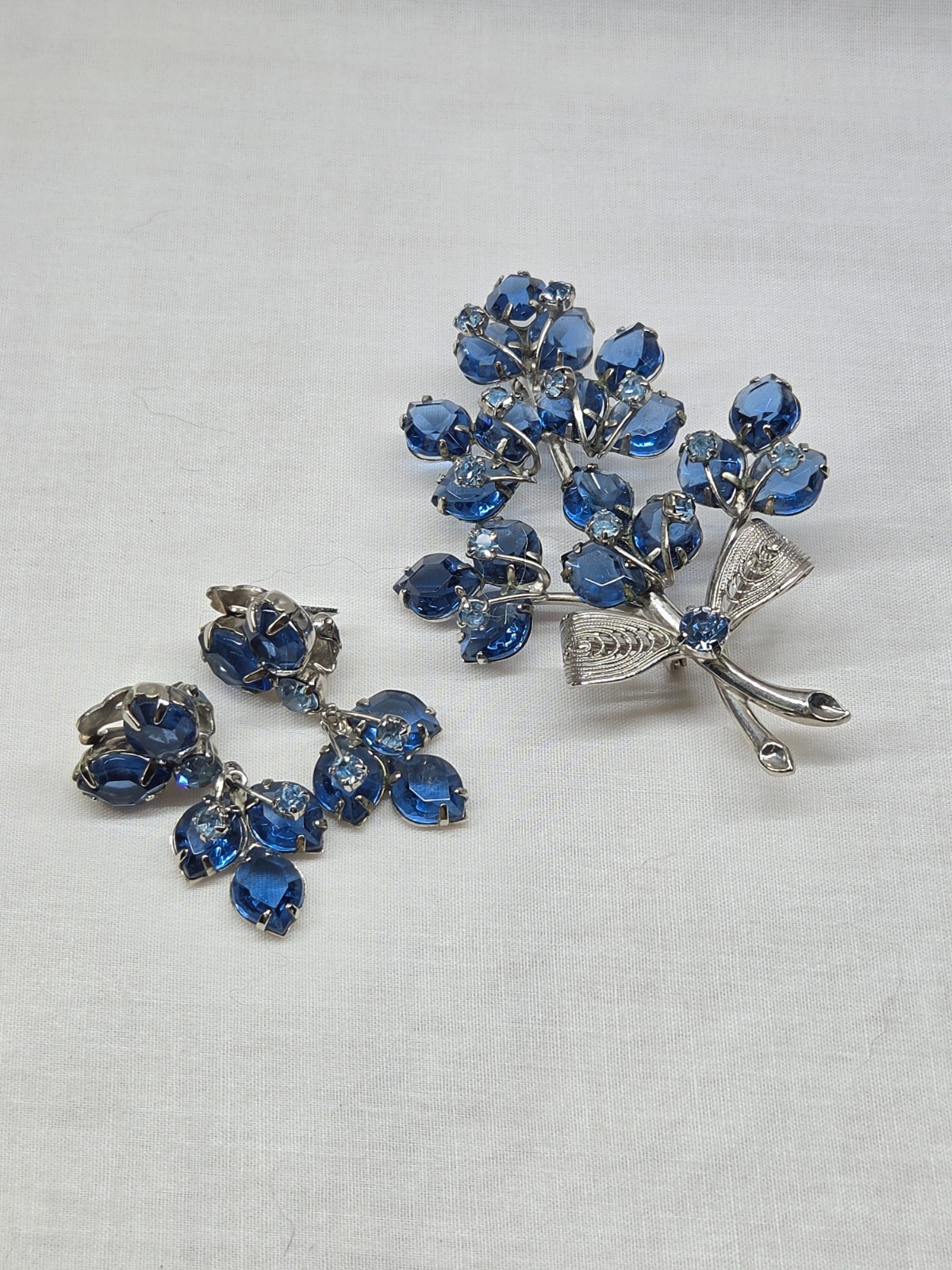 Vintage Made In Austria Blue Rhinstone Pin Brooch & Earrings Set