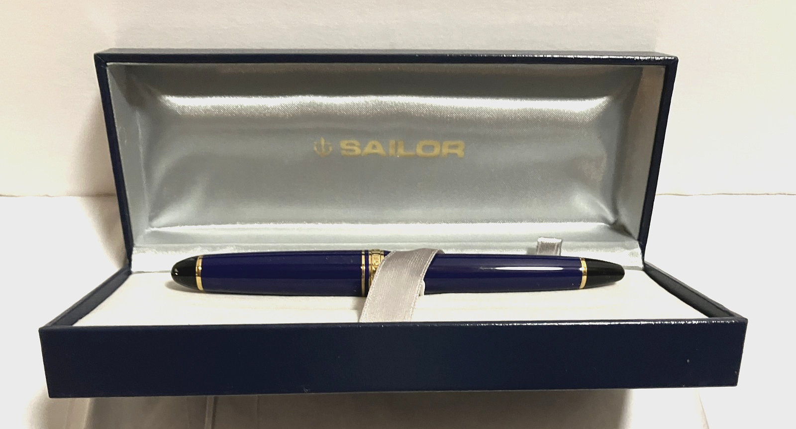 Sailor 1911 Black & Blue w Gold Trim Fountain Pen - 14KT NIB