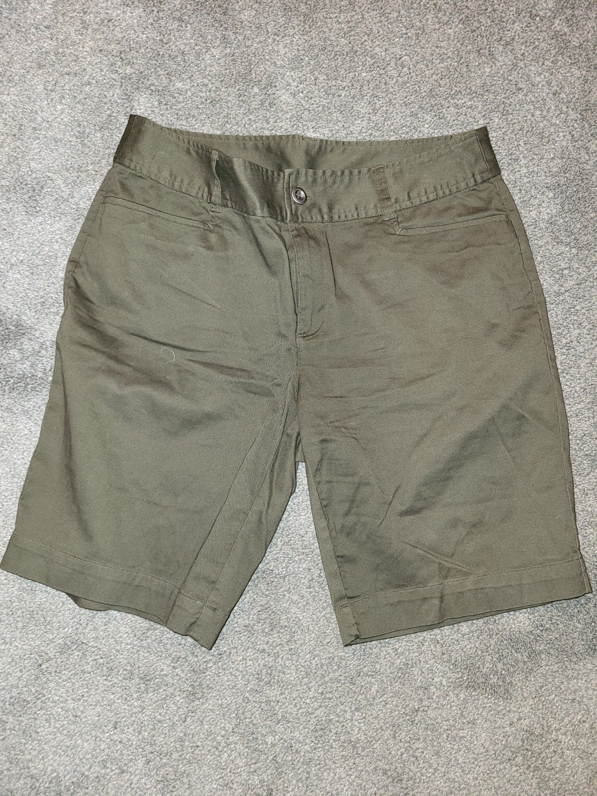 Women\'s Christopher & Banks Bermuda Khaki Green Stretch Denim Shorts Size 4