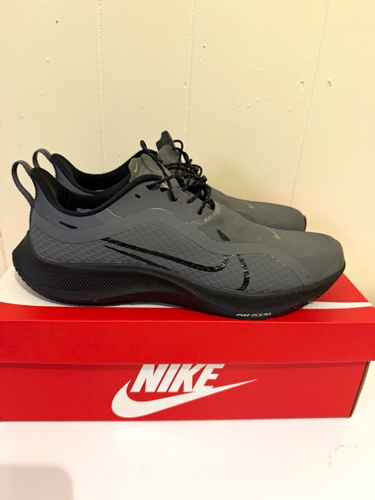 Nike air zoom Pegasus 41 size 10.5 with Psalms logo grey/blk Nike air zoom Pegasus 41 size 10.5 with Psalms logo grey/blk