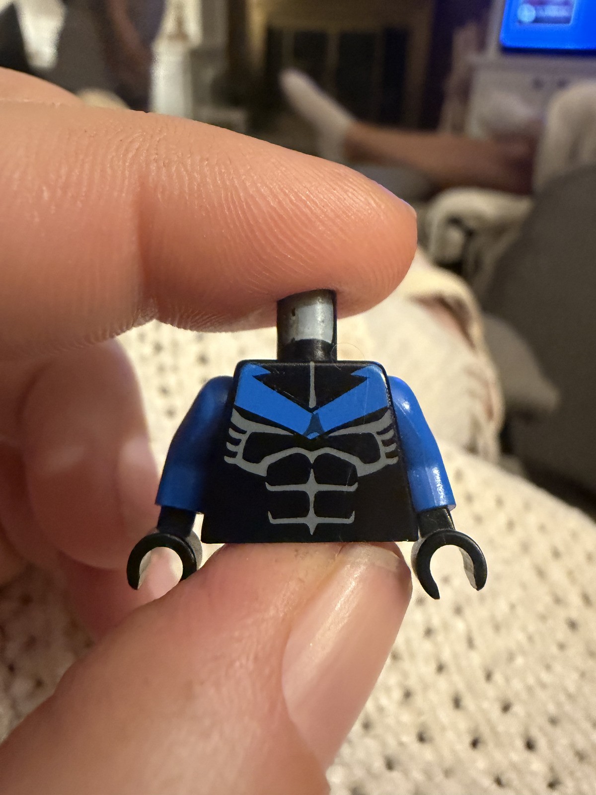 LEGO 2006 Nightwing Torso 973pb0230c01 Batman Blue V Logo Genuine Rare LEGO 2006 Nightwing Torso 973pb0230c01 Batman Blue V Logo Genuine Rare