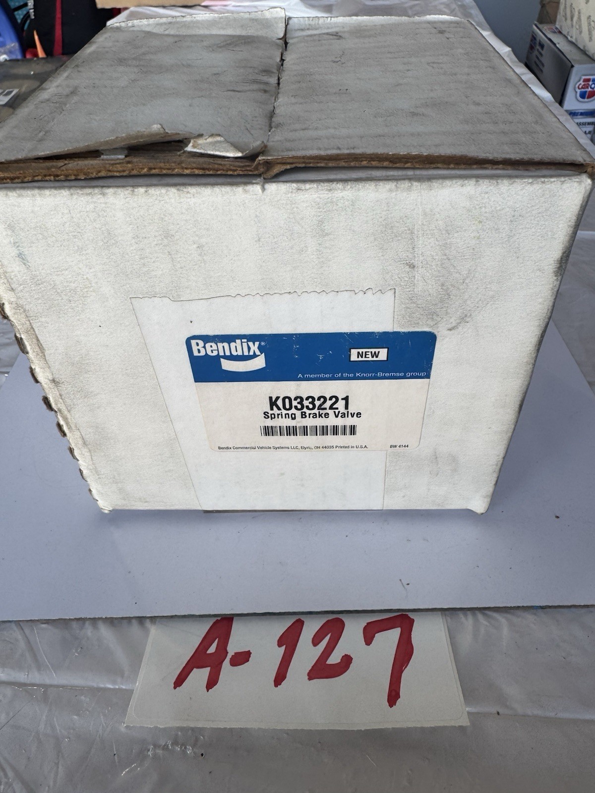 A-127 Genuine Bendix SR-5 Spring Brake Valve K033221 New In Original Box Part A-127 Genuine Bendix SR-5 Spring Brake Valve K033221 New In Original Box Part