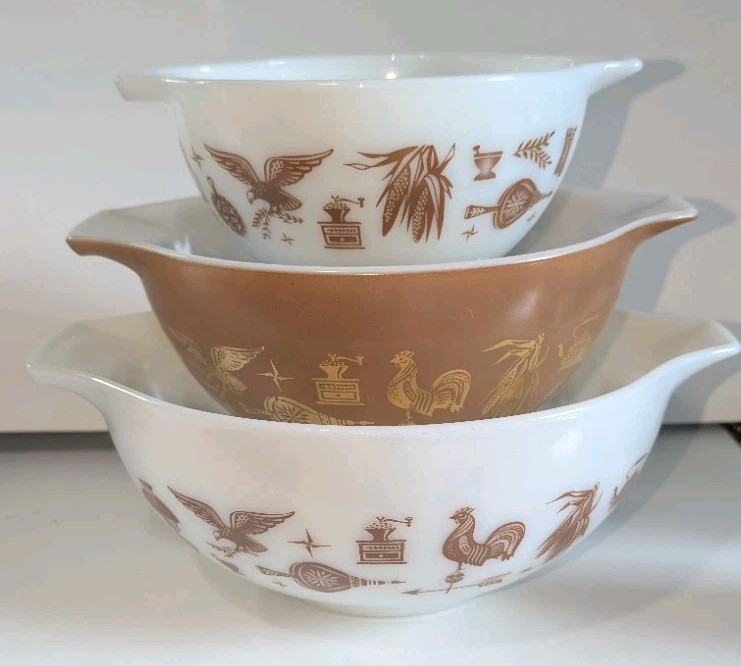 Vintage PYREX Early American Cinderella Bowls-Set Of 3-(#443,442,441) Vintage PYREX Early American Cinderella Bowls-Set Of 3-(#443,442,441)