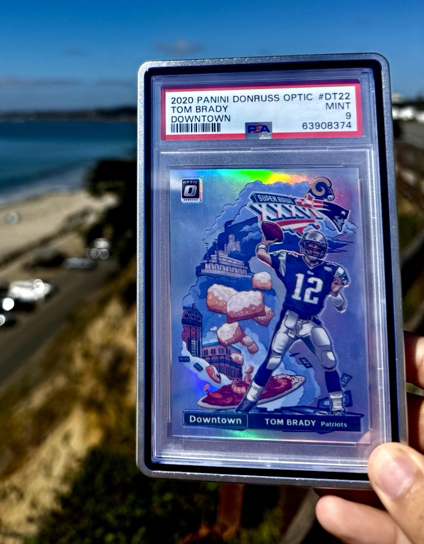 Panini Donruss Optic 2020 Tom Brady Downtown #DT-22 Patriots PSA 9