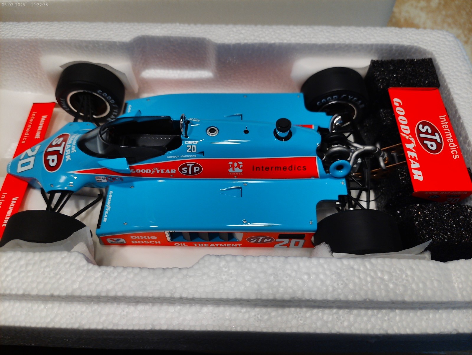RARE GORDON JOHNCOCK INDY 500 WINNER STP WILDCAT COSWORTH REPLICARZ 1:18 R18053