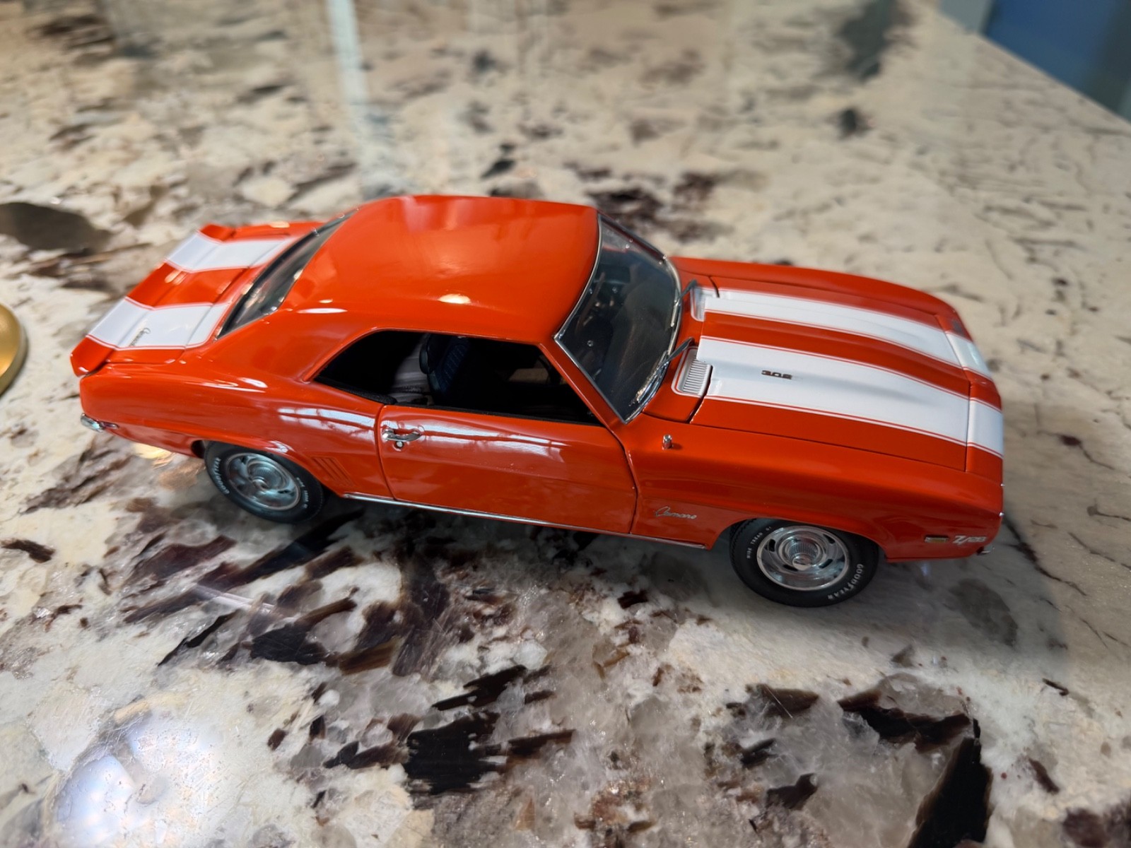 Creative Masters 1:20 1969 Chevrolet Camaro Z/28 in Hugger Orange