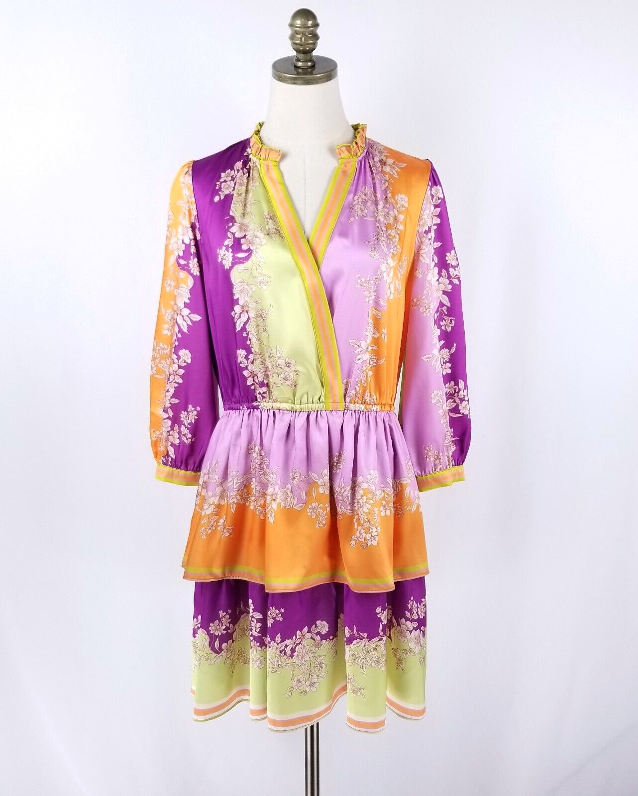NWT Current Air Los Angeles Jordyn Dress Size L Pastel Colors Floral Satin $124