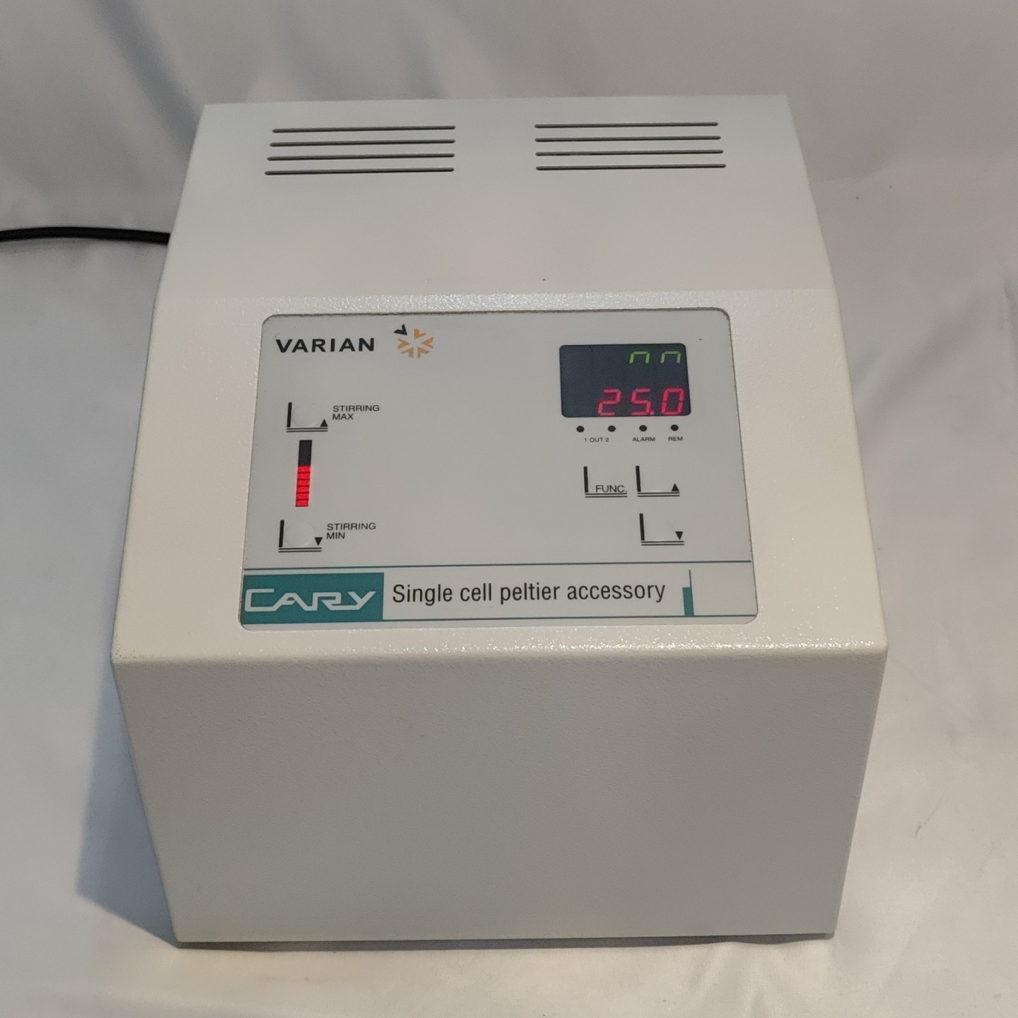 Varian Cary Dual Cell Peltier Accessory SPV-1x0 Includes Power & RS-232C Cables Varian Cary Dual Cell Peltier Accessory SPV-1x0 Includes Power & RS-232C Cables