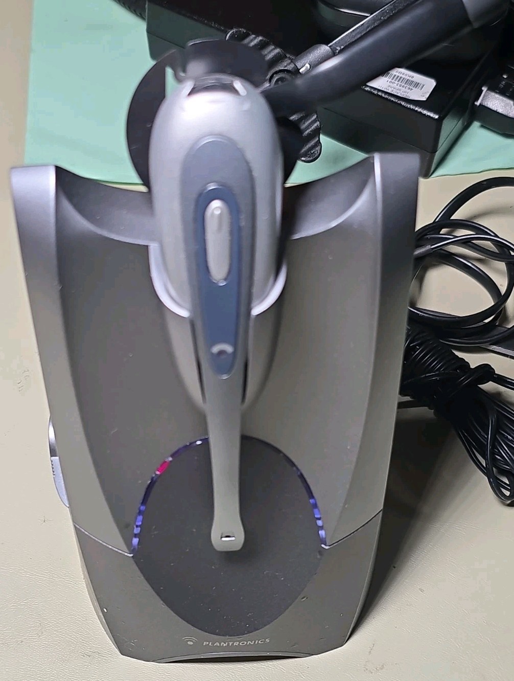 Plantronics CS50 900 Mhz Wireless Office Headset System Plantronics CS50 900 Mhz Wireless Office Headset System