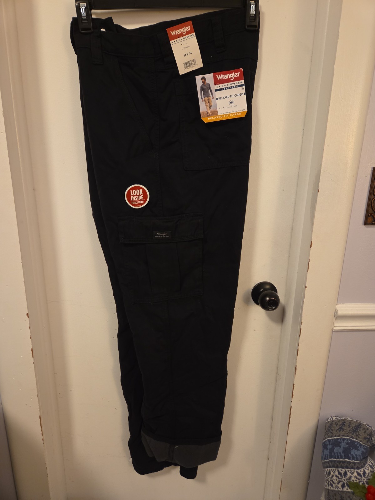 Wrangler Mens Fleece Lined Relaxed Fit Cargo Black Cotton Pants Size 34x34 NWT Wrangler Mens Fleece Lined Relaxed Fit Cargo Black Cotton Pants Size 34x34 NWT