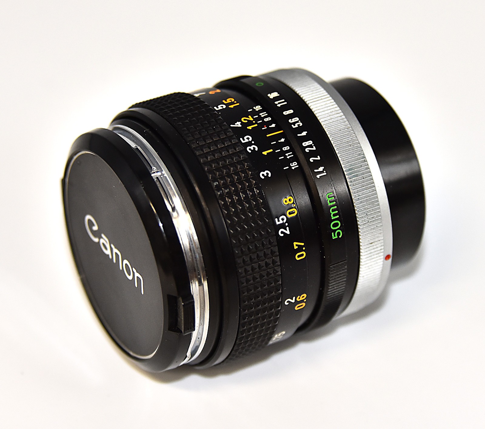 Vintage Canon Lens FD 50mm 1:1.4  /  Hardly Used - MINT
