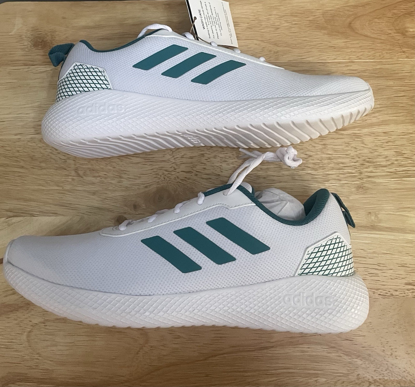 Men’s Size 9 adidas Impulse Syn 3.0 White Aqua JI5329 NIB Men’s Size 9 adidas Impulse Syn 3.0 White Aqua JI5329 NIB