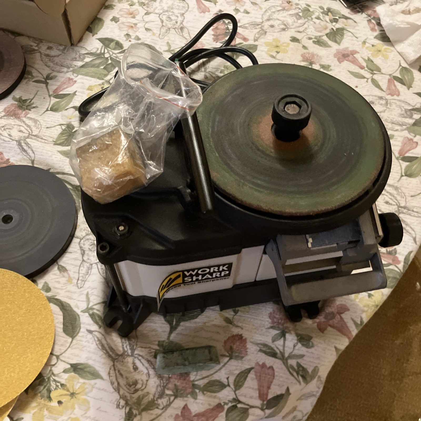 Work Sharp ws3000 Woodworking Tool Sharpener System 120V w/ Belts & Discs