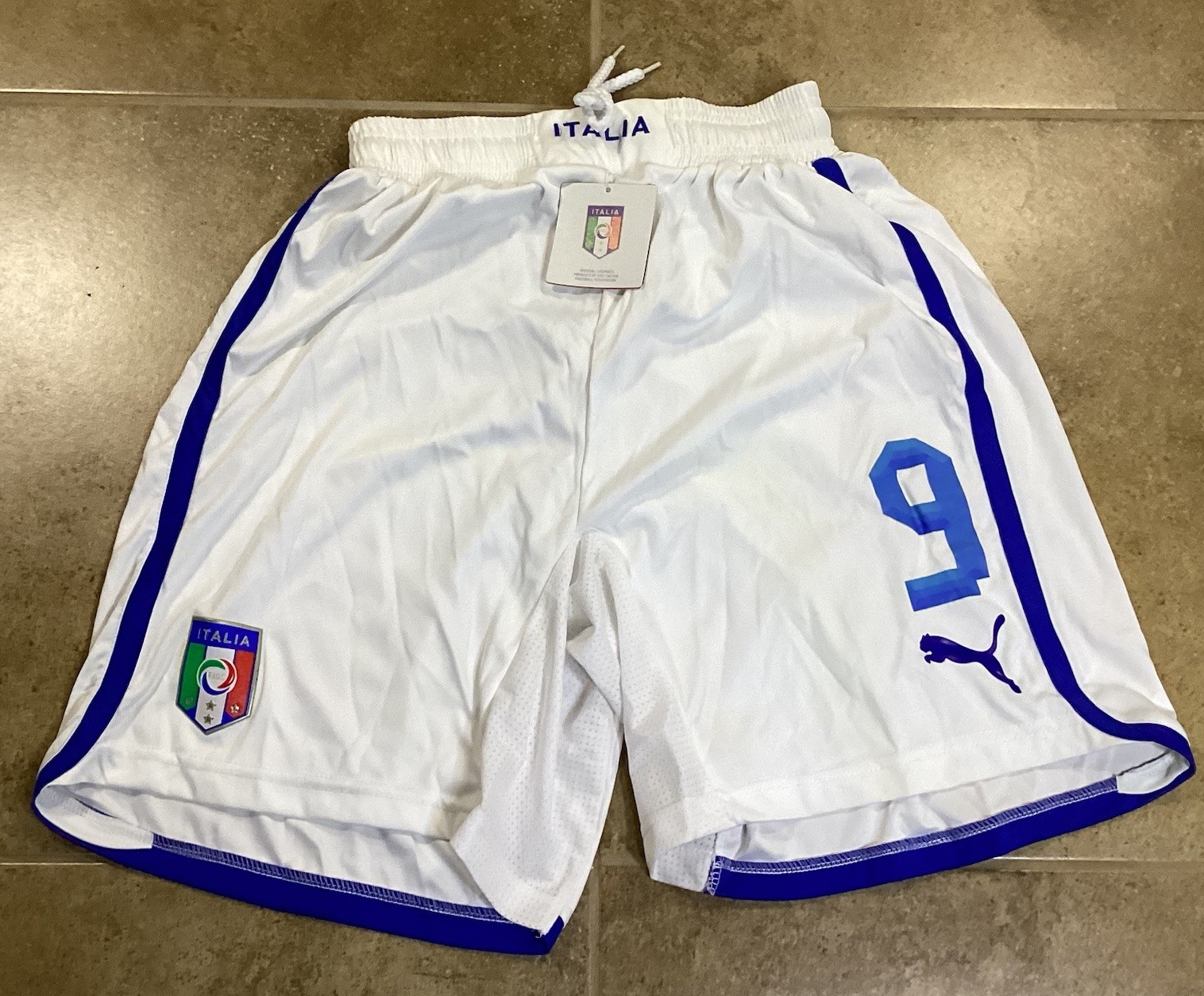 NWT Puma Italy National Team Shorts Men\'s Size S White #9 Football Soccer