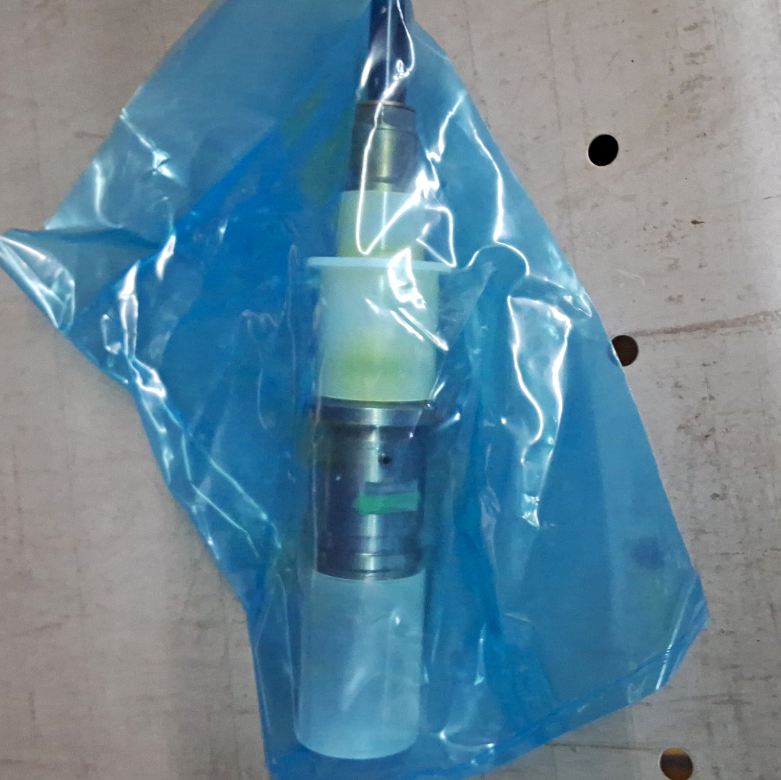 Genuine Cummins DIESEL FUEL INJECTOR ISB 6.7 QSB 6.7 (5254261PX) 2013-2021 Genuine Cummins DIESEL FUEL INJECTOR ISB 6.7 QSB 6.7 (5254261PX) 2013-2021