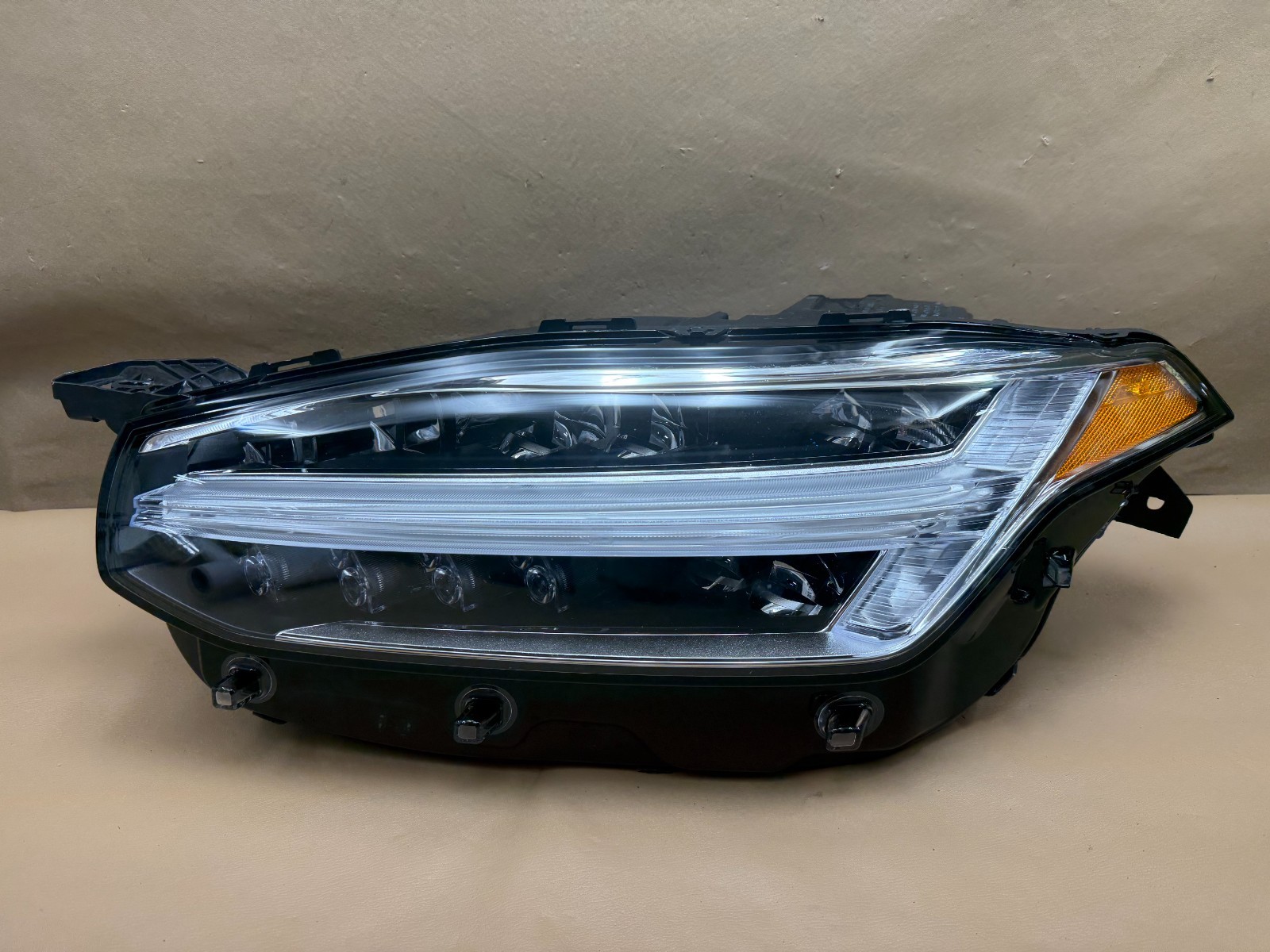 MINT 2019-2025 VOLVO XC90 FRONT LEFT DRIVER LH ADAPTIVE HEADLIGHT LAMP LED OEM MINT 2019-2025 VOLVO XC90 FRONT LEFT DRIVER LH ADAPTIVE HEADLIGHT LAMP LED OEM