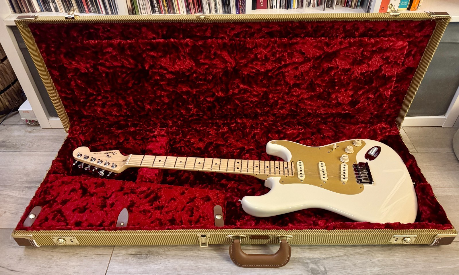 Fender Custom American Deluxe Stratocaster Olympic White UPGRADES G&G USA Strat