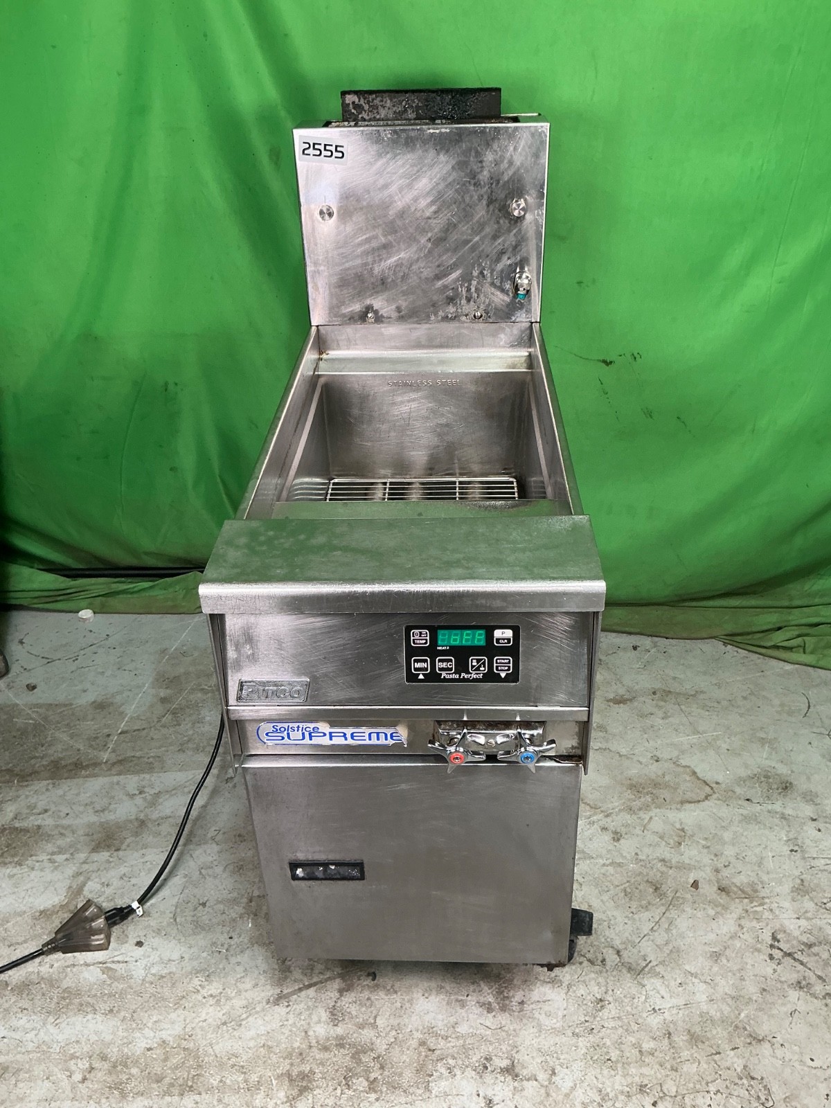 Pitco SSPG14 12 Gal. Solstice Supreme Gas Pasta Cooker Tested 2555 Pitco SSPG14 12 Gal. Solstice Supreme Gas Pasta Cooker Tested 2555