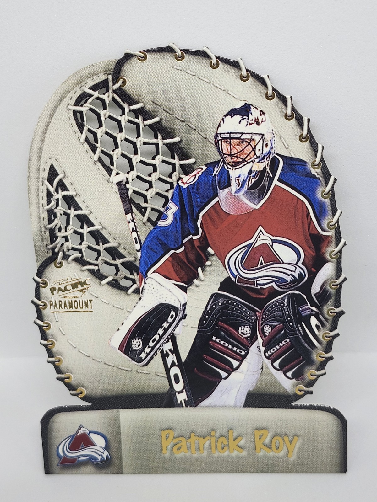 1998-99 Pacific Paramount Glove Side Laser Cuts Patrick Roy #6 HOF 1998-99 Pacific Paramount Glove Side Laser Cuts Patrick Roy #6 HOF