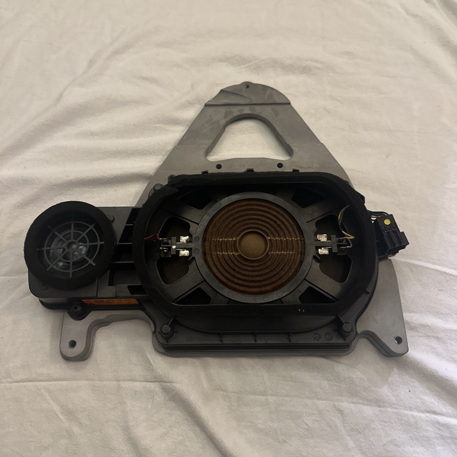 W204 12-15 Mercedes  C Class Subwoofer Rear Parcel Shelf Speaker A2048204902