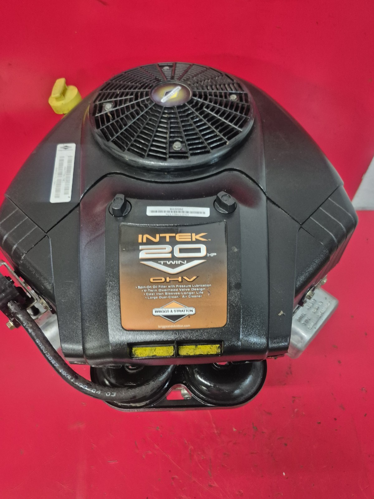 BRIGGS & STRATTON 20 HP. V-TWIN INTEK ENGINE-406777