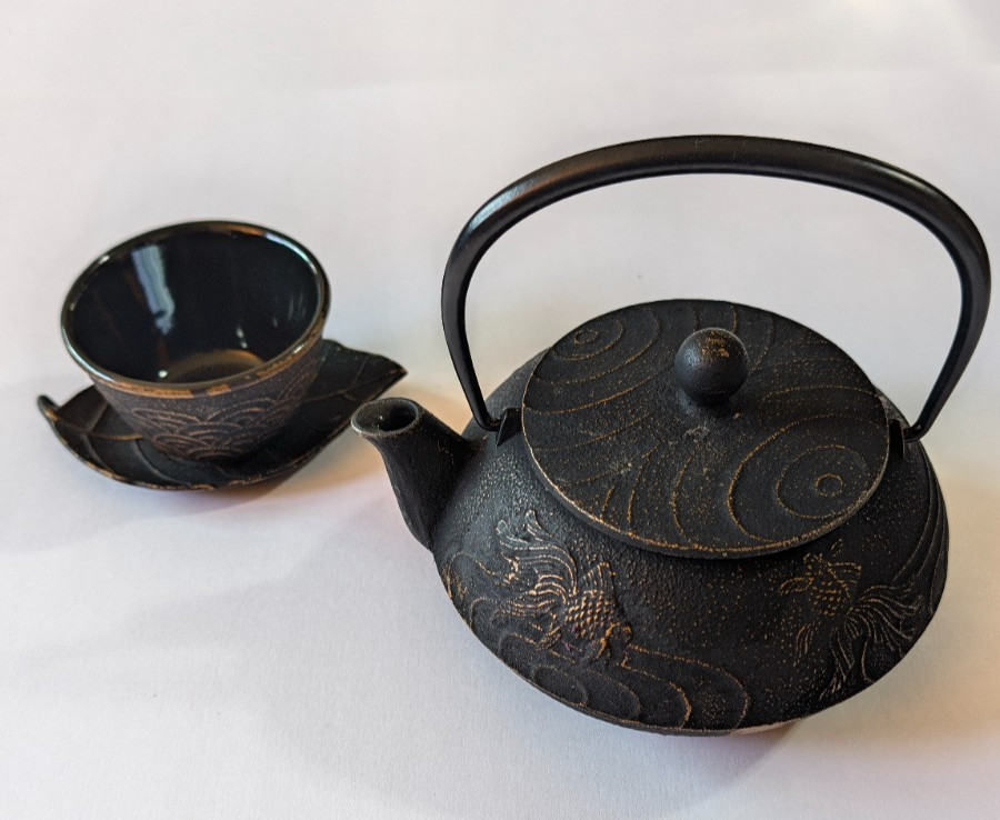 Iwachu Japanese Cast Iron Teapot Set Nanbu Tekki Tetsubin Goldfish Koi Cup Leaf