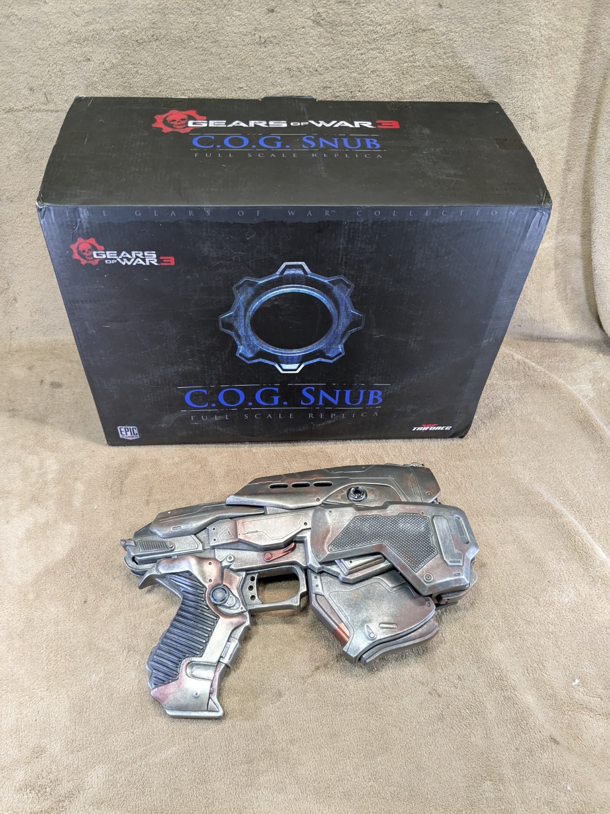 Triforce Gears of War 3 COG Snub Locust Edition Full Scale Replica 1 of 500 READ